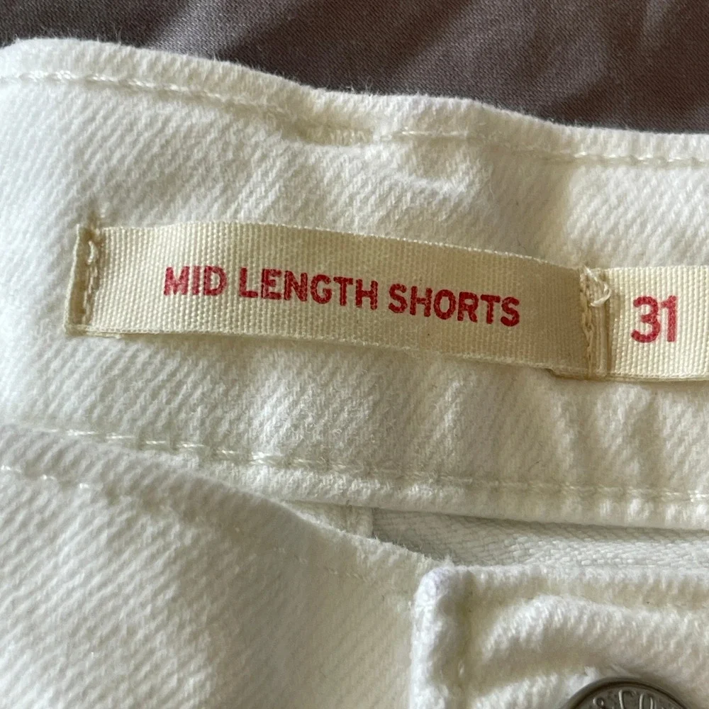 Levi Strauss & Co Women's‎ White Denim Mid Legnth Shorts Mid Rise W31
